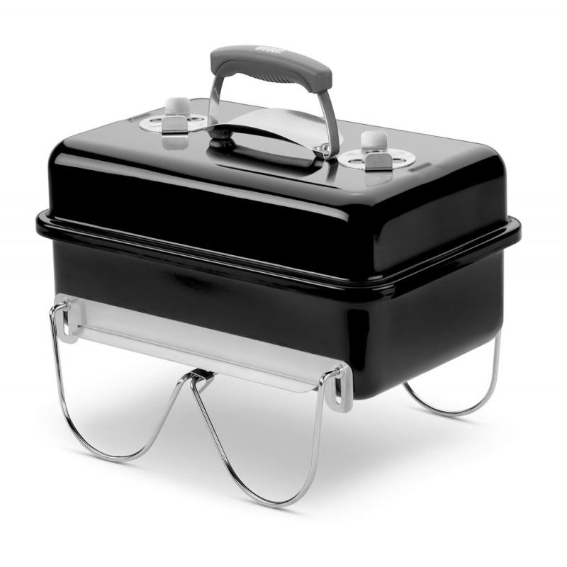 Weber, Go Anywhere, barbecue a valigetta, compatto, portatile, pesa 6 kg, misura 40,5x25,5 cm, è realizzato in alluminio smaltato, ha il bruciatore in acciaio inox con accensione automatica. Euro 99